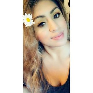 Meet your Posher, Karina